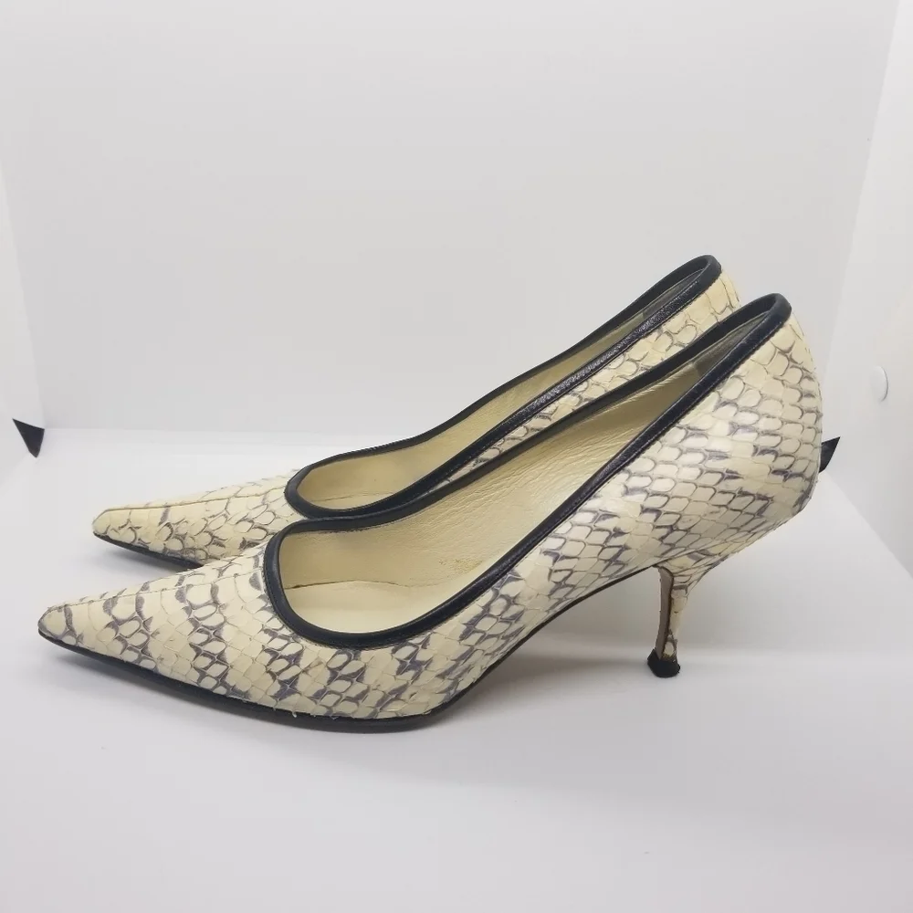 Miu Miu cream and gray snakeskin pointed toe pumps EU 37.5 - Picture 2 of 15